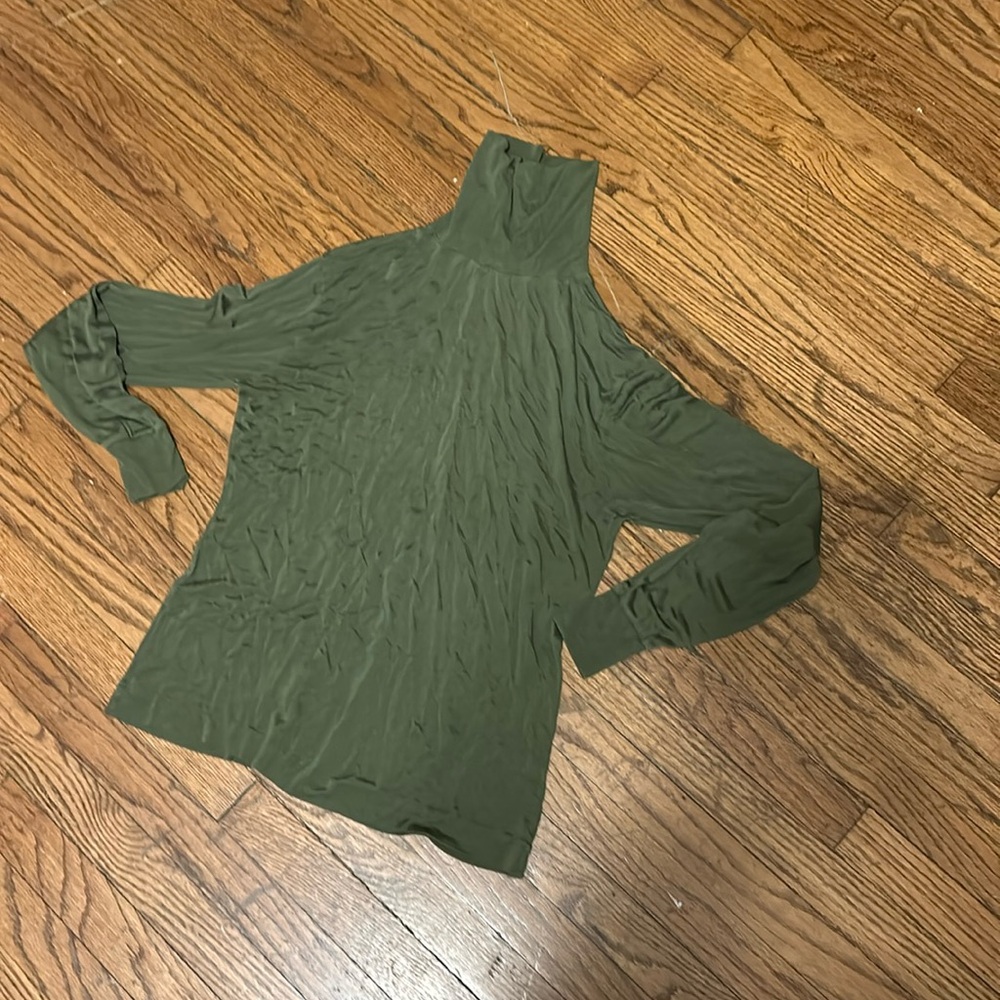 L.L. Bean Silk Base Layer Turtleneck Top green women’s size